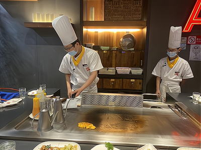 匠心鑄就美味，服務創造價值——以喜樂鐵板燒為例談餐飲業的制勝之道